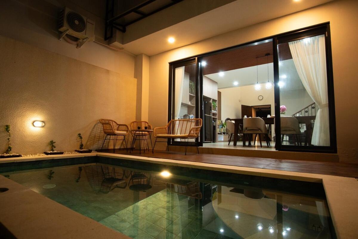 Rumah liburan Modern Tropical House *